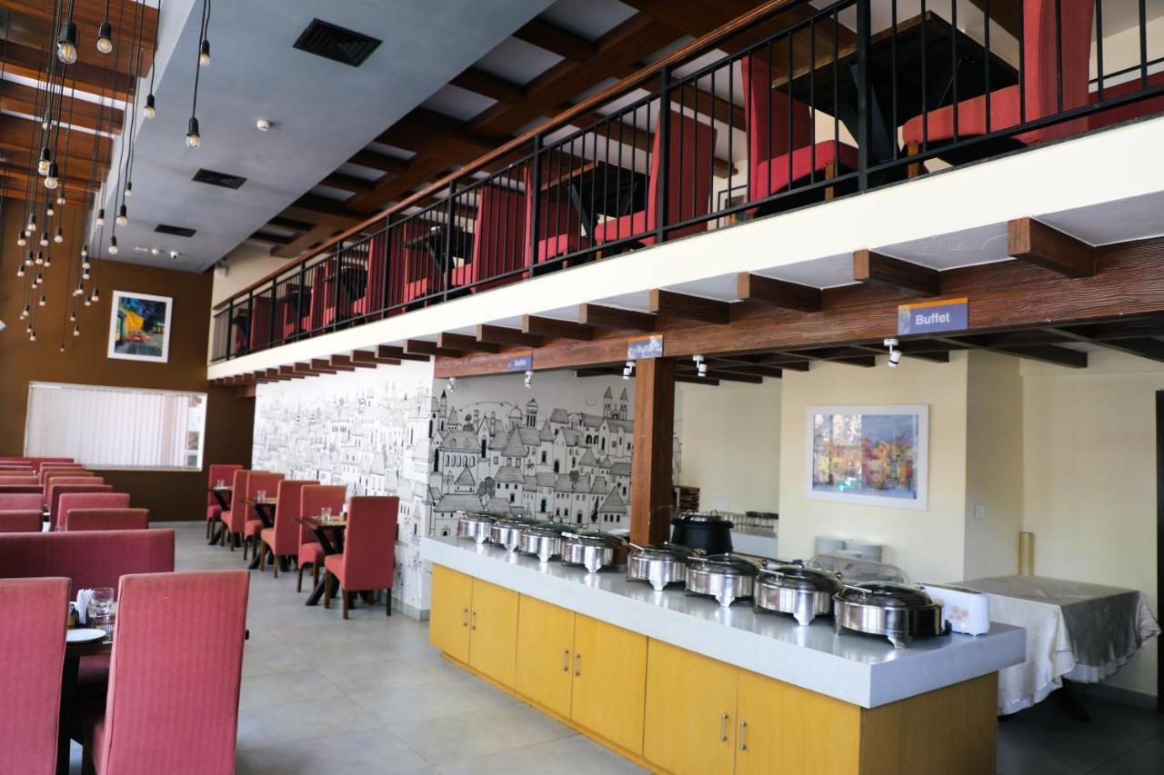 Rosetum Hotel, Anjuna Bagian luar foto