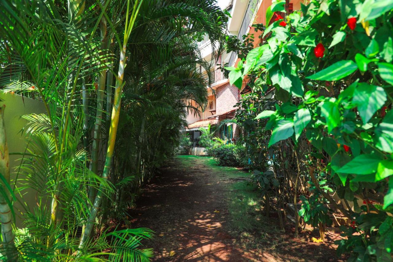 Rosetum Hotel, Anjuna Bagian luar foto