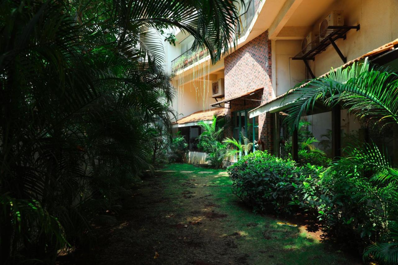 Rosetum Hotel, Anjuna Bagian luar foto