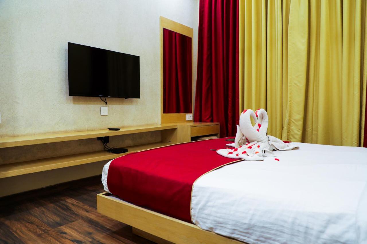 Rosetum Hotel, Anjuna Bagian luar foto
