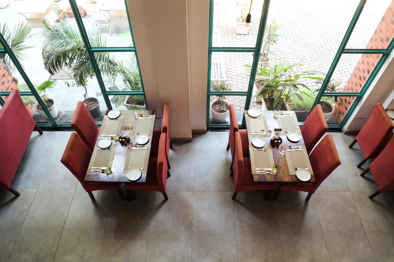 Rosetum Hotel, Anjuna Bagian luar foto